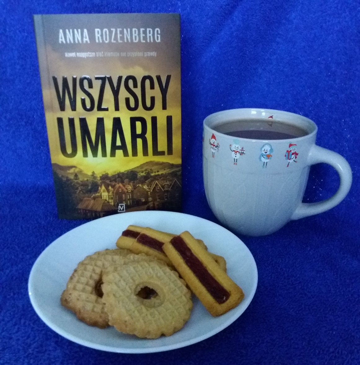 RECENZJA: Anna Rozenberg „Wszyscy umarli”